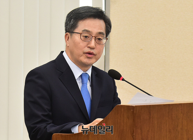 ▲ 김동연 전 경제부총리가 오는 4월 7일에 열리는 서울시장 보궐선거 출마설에 휩싸였다. ⓒ이종현 기자