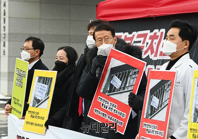 ▲ 한변과 의협은 최근 서울 동부구치소에서 발생한 우한코로나(코로나19) 집단감염 사태와 관련해 제기된 인권 침해 논란의 진상규명과 추미애 법무부 장관 등 처벌을 요구하고 나섰다. ⓒ권창회 기자