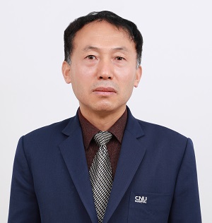 ▲ 충남대병원 재난안전팀 송인장직원이 대학병원 중 처음으로 기업재난관리사 인증서를 취득했다.ⓒ충남대병원