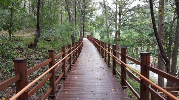 ▲ 청주시 상당구 미원면 미동산수목원내 열린마음나눔길’.ⓒ충북산림환경연구소