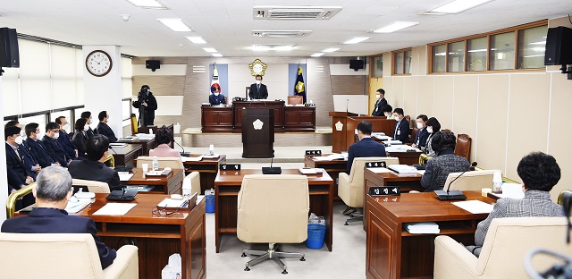 ▲ 군위군의회는 제254회 임시회를 개회했다.ⓒ군위군의회