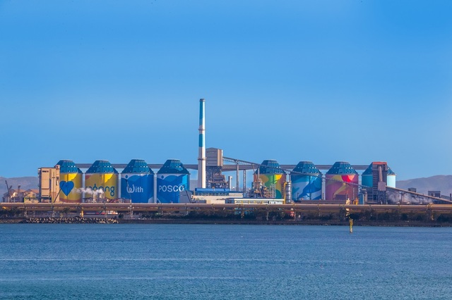 ▲ 포항제철소에 준공한 사일로 8기 모습ⓒ포스코