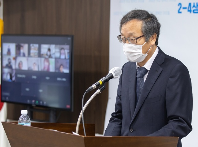 ▲ 조성두 세종교육청 교육행정국장이 26일 '2021년 4개교 신설·개교 추진계획'을 발표하고 있다.ⓒ세종시교육청
