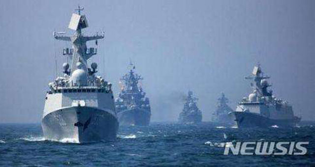 ▲ 동지나해에서 훈련 중인 중국 인민해방군 해군 전투함들. ⓒ뉴시스. 무단전재 및 재배포 금지.
