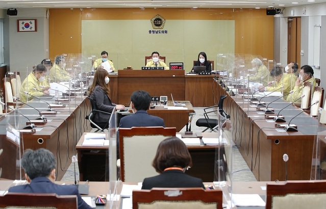 ▲ 충남도의회 교통연수원장 후보자 인사청문회 장면.ⓒ충남도의회