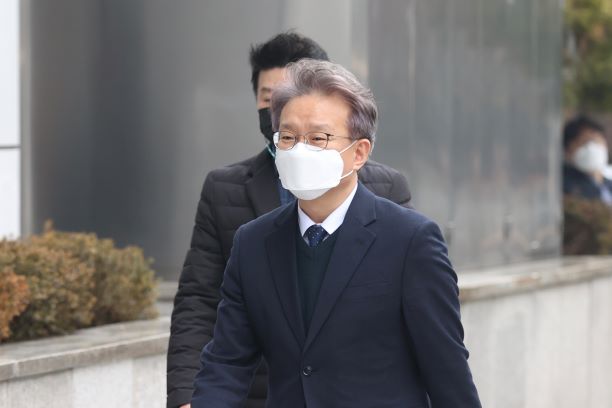 ▲ 여의도에 마련된 청문회준비 사무실로 출근중인 권칠승 후보자 ⓒ중기부 제공