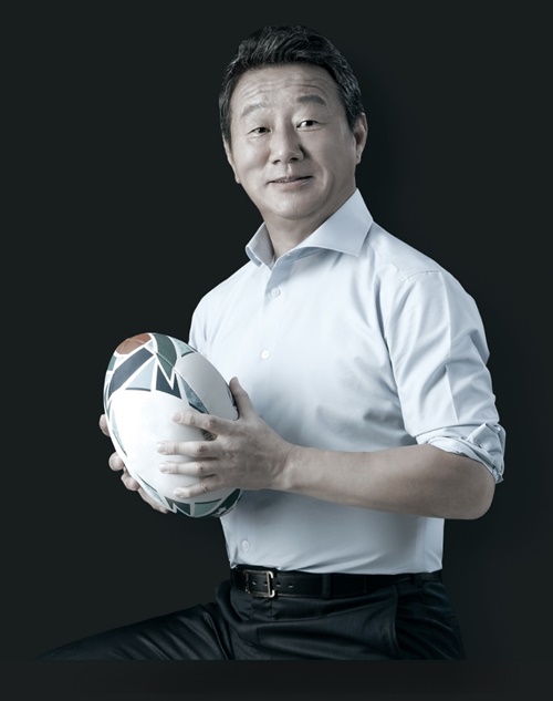 ▲ 제24대 대한럭비협회 회장에 공식 취임한 최윤 회장. ⓒOK금융그룹