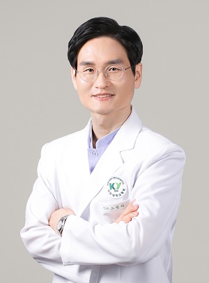 ▲ 건양대병원 안과 고병이 교수.ⓒ건양대병원