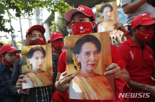 ▲ 태국 방콕에서 열린 미얀마 쿠데타 규탄시위. ⓒ뉴시스 AP. 무단전재 및 재배포 금지.