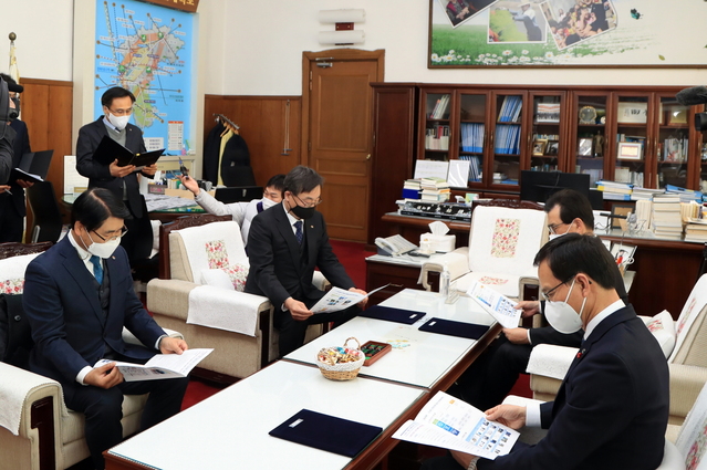 ▲ 한국가스안전공사는 4일 수소버스 부품 시험평가센터 건립을 위해 충청북도, 음성군과 업무협약을 체결했다 ⓒ가스안전공사 제공