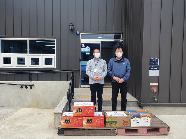 ▲ 울진군(군수 전찬걸)은 설 명절을 맞이해 소외계층을 위문 격려했다.ⓒ울진군