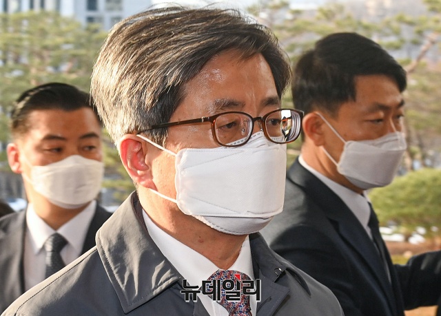 ▲ 조재연 법원행정처장이 17일 국회 법제사법위원회 전체회의에 출석해 김명수(사진) 대법원장의 임성근 부장판사 사표 반려가 적절했는지와 관련해 