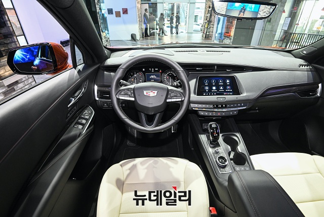 ▲ 준중형 스포츠유틸리티차(SUV) ‘XT4 ⓒ권창회 기자