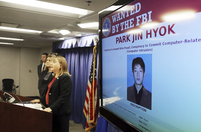 ▲ 미국 법무부가 북한 정찰총국 소속 해커 3명을 기소했다고 밝혔다. 사진은 2018년 9월 소니픽쳐스를 해킹한 정찰총국 소속 해커 박진혁 기소 당시 기자회견. ⓒ뉴시스 AP. 무단전재 및 재배포 금지.