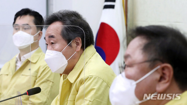 ▲ 더불어민주당 이낙연 대표가 지난 22일 오전 서울 여의도 국회에서 열린 최고위원회의에서 발언하고 있다. ⓒ뉴시스