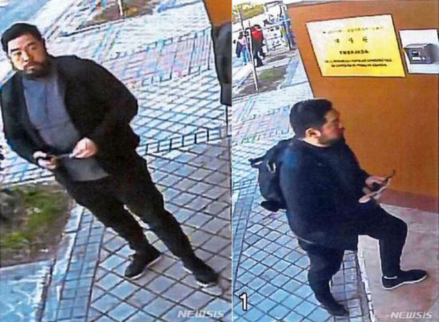 ▲ 2019년 2월 22일(현지시간) 스페인 주재 북한대사관에 들어서는 '자유조선' 회원 크리스토퍼 안 씨. ⓒ뉴시스 AP. 무단전재 및 재배포 금지.