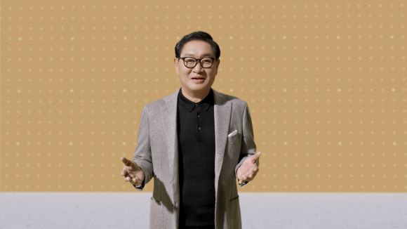 ▲ 삼성전자가 2일(미국 현지시간) 온라인으로 진행한 'Unbox & Discover' 행사에서 삼성전자 영상디스플레이사업부장 한종희 사장이 환영사를 하고 있다.ⓒ삼성전자