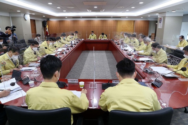 ▲ 9일 도청에서 열린 충남도 실국원장회의.ⓒ충남도