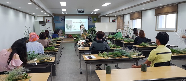 ▲ 경북 영주시 농업기술센터(소장 장성욱)는 오는 3월 15일부터 24일까지 ‘2021년 도시농업 원예체험’ 교육생을 모집한다.ⓒ영주시