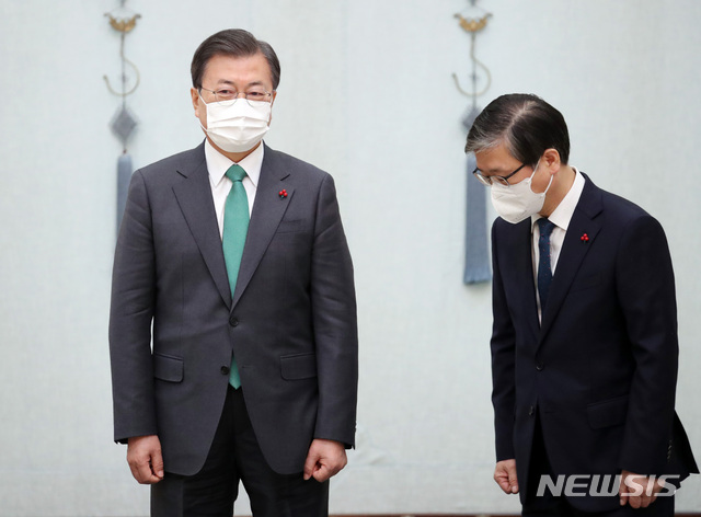 ▲ 문재인 대통령과 변창흠 국토교통부 장관. ⓒ뉴시스