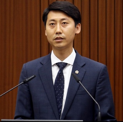 ▲ 이태환 세종시의회 의장이 12일 의회에서 열린 제68회 임시회 개회사를 통해 세종시가 행정수도로 완성에 대한 입장을 밝히고 있다.ⓒ세종시의회