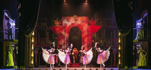 ▲ 뮤지컬 '팬텀' 공연 장면.ⓒEMK뮤지컬컴퍼니