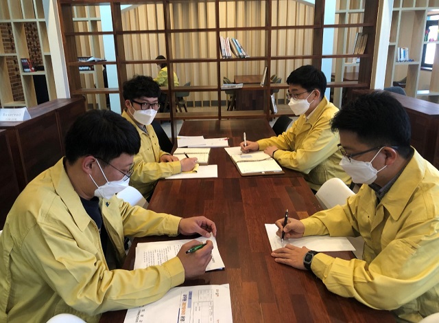 ▲ 의성군(군수 김주수)은 ‘2021년도 공무원 제안동아리’의 성공적인 시작을 위한 출범식 및 팀장회의를 개최했다.ⓒ의성군