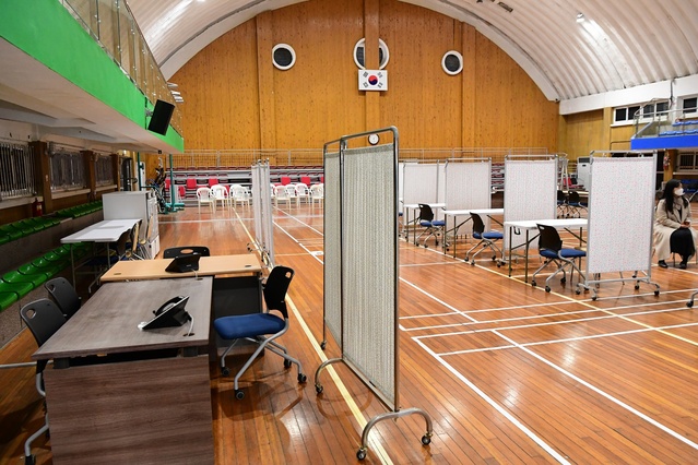 ▲ 고령군(군수 곽용환)은 4월 중순부터 예정된 지역 내 75세 이상 어르신 대상 코로나19 백신접종 추진에 만전을 기하고 있다.ⓒ고령군