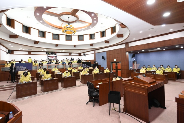 ▲ 김천시의회(의장 이우청)는 3월 19일부터 23일까지 5일간의 일정으로 제220회 임시회를 개회했다.ⓒ김천시의회