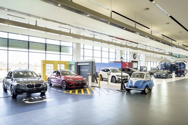 ▲ BMW 드라이빙 센터 전시 공간 ⓒBMW그룹코리아