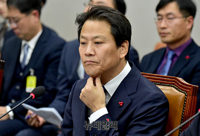 ▲ 임종석 전 대통령비서실장이 23일 자신의 페이스북을 통해 박원순 전 서울시장을 