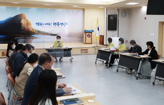 ▲ 영양군(군수 오도창)은 5월초부터 만 75세 이상 어르신을 대상으로 영양군민회관내 예방접종센터 내원을 통한 코로나19 백신 접종을 할 예정이다.ⓒ영양군