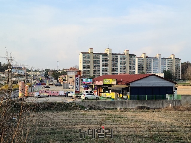 ▲ 사진은 전 행복청장이 세종 스마트국가산업지 인근에 매입한 토지.ⓒ이길표 기자