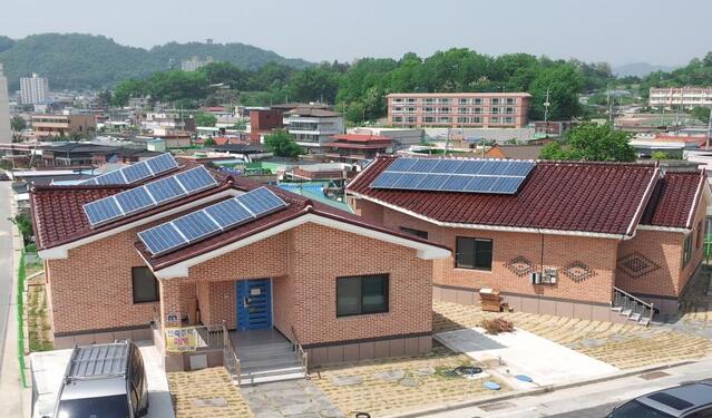 ▲ 대구시는 2030년까지 신재생에너지 보급률 20% 달성을 목표로 분산전원 확대를 위한 다양한 정책을 추진하고 있으며, 앞으로 솔라시티로서의 위상 제고와 재도약의 발판을 마련하기 위해 시민들이 주도적으로 참여할 수 있는 지원사업을 적극 확대할 계획이다.ⓒ대구시