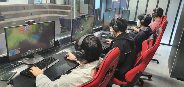 ▲ 수성대학교(총장 김선순) e스포츠단이 ‘2021 LOL 대학대항전’에서 대학 강호들을 잇달아 연파하고 우승을 차지했다.ⓒ수성대