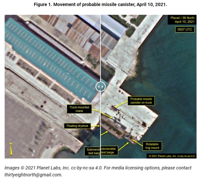 ▲ 북한 함경남도 신포조선소에서 움직임을 보여 관심을 모았던 잠수함발사탄도미사일(SLBM) 시험용 바지선이 원위치로 복귀했다고 미국 스팀슨센터의 북한 연구 전문매체 가 14일(현지시간) 보도했다.  ⓒ뉴시스