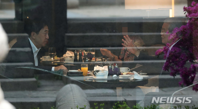 ▲ 김종인 전 국민의힘 비상대책위원장과 금태섭 전 무소속 의원이 16일 오전 서울 소공동 웨스틴 조선호텔에서 회동하고 있다.ⓒ뉴시스