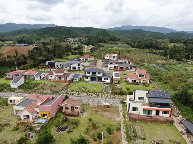 ▲ 포항시 청하면 서정리 주택에 태양광 등을 설치한 모습.ⓒ포항시