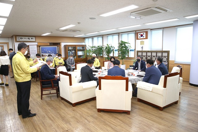 ▲ 경주시의회(의장 서호대)는 의장단회의를 열어 일본 후쿠시마 방사능 오염수 해양 방류키로 한 결정 철회를 촉구하는 성명서를 발표했다.ⓒ경주시의회