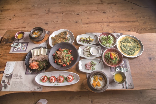 ▲ 경상북도농업기술원은 지역 민생살리기의 일환으로 농산물과 향토식문화를 접목한 농촌형 외식사업 활성화를 위한 ‘농가맛집 특화밥상 프로젝트 사업’을 추진한다고 밝혔다.ⓒ경북도