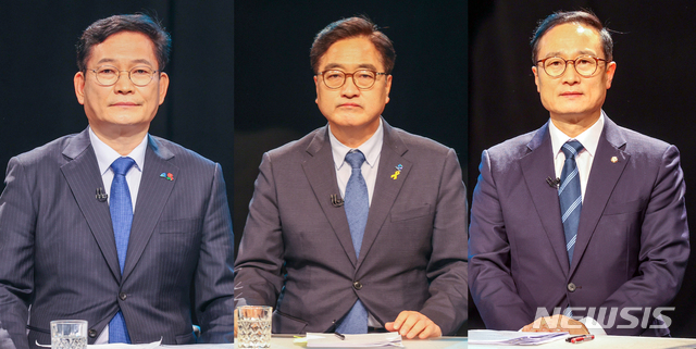 ▲ 더불어민주당 대표에 출마한 송영길·우원식·홍영표 후보가 19일 오후 광주 남구 광주 MBC에서 호남권 합동 방송토론회를 하고 있다. ⓒ뉴시스