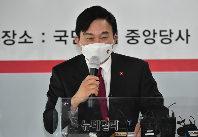 ▲ 원희룡(사진) 제주자치도지사가 5일 서울 여의도 국민의힘 중앙당사에서 '정부의 불공정 공시가격 정상화'를 위한 공동 기자회견에서 발언을 하고 있다. ⓒ이종현 기자