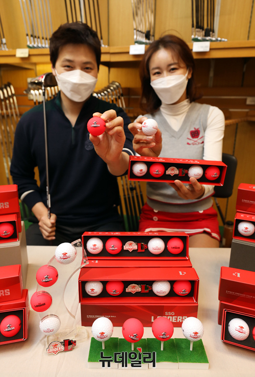 ▲ 이마트가 21일 오전 서울 성동구 성수점 골프샵에서 '봄 골프대전' 행사를 소개하고 있다. ⓒ이마트