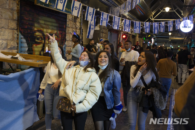 ▲ 최근 노마스크를 선언한 이스라엘이 부작용 논란이 계속되고 있는 아스트라제네카(AZ) 백신 관련, 추가 1000만 회분에 대한 계약 취소를 요청했다. ⓒ뉴시스