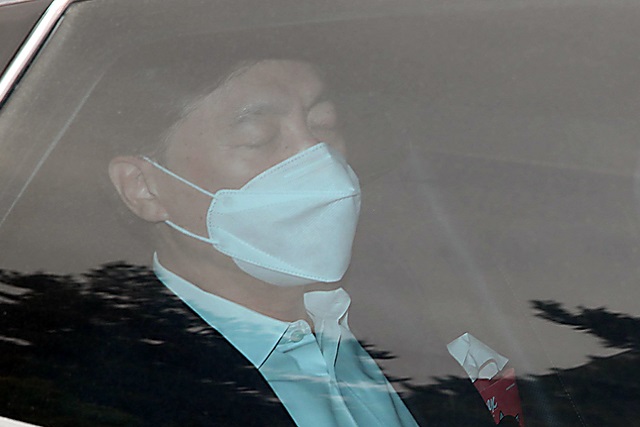 ▲ 김학의 전 법무부 차관 출국금지 수사 외압 사건에 대한 검찰수사심의위원회 개최 여부 결정 예정인 지난 23일 오전 서울 서초구 서울중앙지방검찰청으로 이성윤 중앙지검장이 출근하고 있다.ⓒ뉴시스