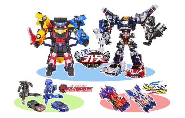 ▲ 헬로카봇 '자이언트 로더'(왼쪽)와 '펜타스톰X'.ⓒ초이락컨텐츠컴퍼니