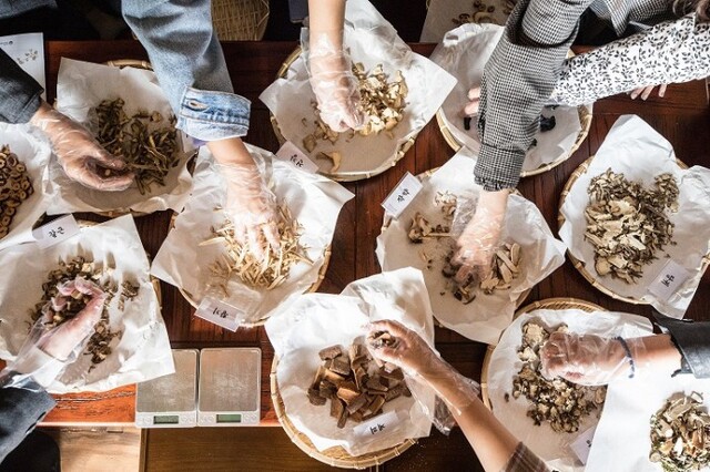 ▲ '궁궐 속 치유, 창덕궁 약방' 체험 모습.ⓒ한국문화재재단