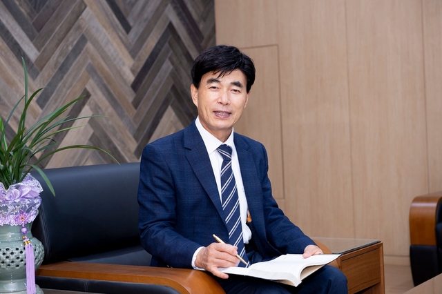 ▲ 조방제 영진사이버대학교 총장이 제26대 대구교육대학교 총동창회장으로 취임했다.ⓒ영진사이버대