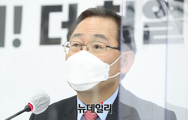 ▲ 주호영 국민의힘 대표 권한대행 겸 원내대표가 28일 d오전 국회에서 마무리 기자간담회를 갖고 소회를 밝히고 있다.ⓒ이종현 기자