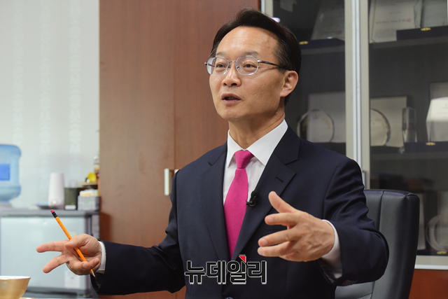 ▲ 차기 당권에 도전한 조해진 국민의힘 의원이 지난 28일 서울 여의도 국회 의원회관에서 본지와 인터뷰하고 있다.ⓒ이종현 기자